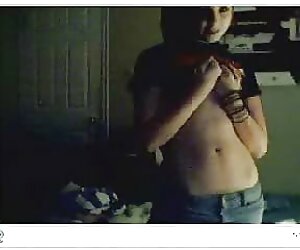 Bu olgun sextube sarılma şort gerçekten 18 yaşındaki vücudumu görmek
