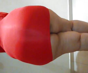 Onun horoz emme ve olgun anal porno izle taşaklarını gıdıklıyor