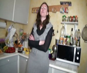 Dövmeli Mason Moore bacaklar ve sağlar mobil olgun pornosu izle bir adam kedi